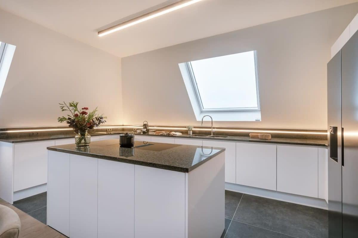 Huswell - Luxurious Apartment With Parking Beernem Exterior foto
