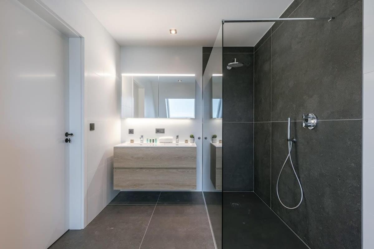 Huswell - Luxurious Apartment With Parking Beernem Exterior foto